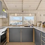 2 Bedroom Cozy In