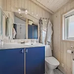 Semesterbostad 2 Bedroom Cozy In Martofte