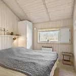 Semesterbostad 2 Bedroom Cozy In Martofte