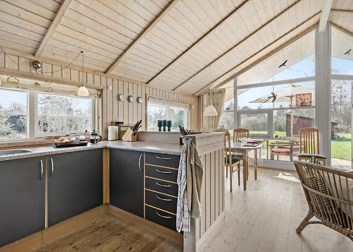 2 Bedroom Cozy In Martofte